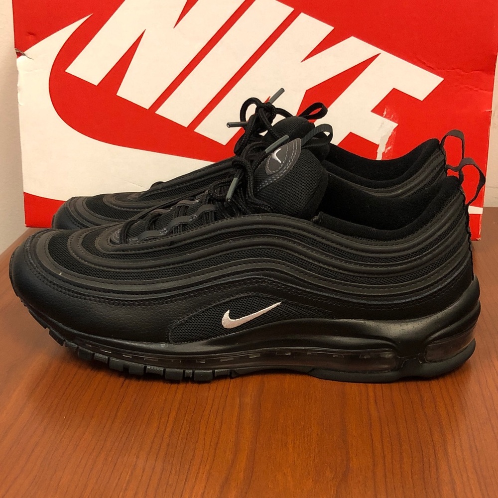 Nike Men’s Air Max 97 in Black like new Sz 9.5